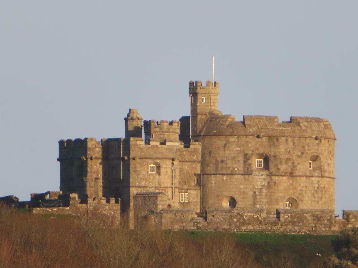 Готель Falmouth Bay Екстер'єр фото