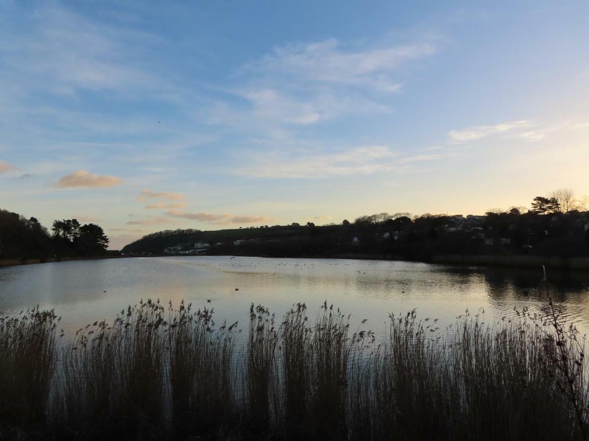 Готель Falmouth Bay Екстер'єр фото